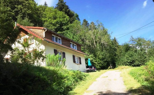 f4668fd0-b062-4d59-8f5d-5e2da18ec852