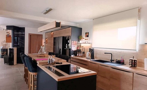 67bb3747-c9fa-4223-a4cc-30303d2c15ab