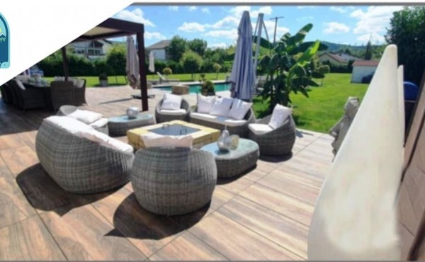 77e30f27-a9b5-4422-bae1-30f8ad5c092e (1)