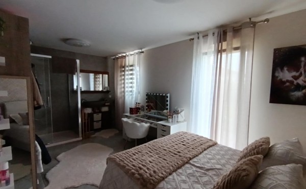 f0e60e7b-4f76-4554-98f6-be497fc45605