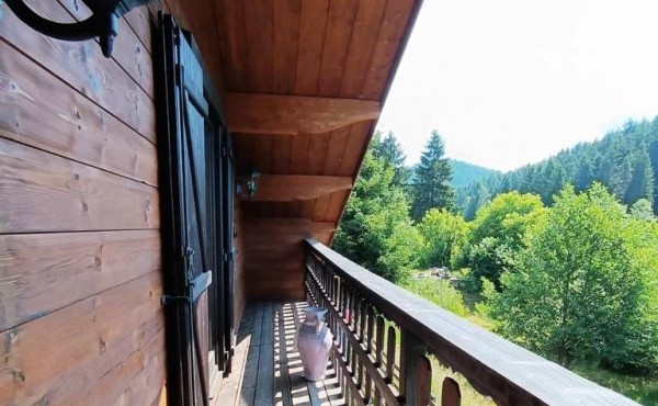 bbb9fe54-1c2e-4f5b-9d16-c5f8ce90865c