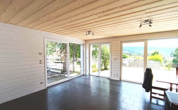 e051ae0c-fc3a-4401-95e8-7a26c6318d1f