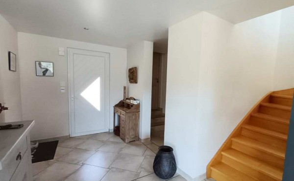 e3209f4a-9e7b-4dbb-8ff9-19e0943b1ed0