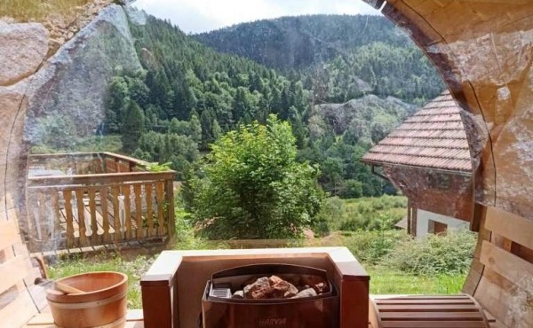 b5c35512-d7a2-4c05-9f01-47469cb10ae3