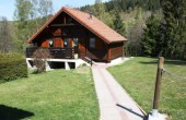 495, Authentique et Impeccable Chalet sur grand terrain 